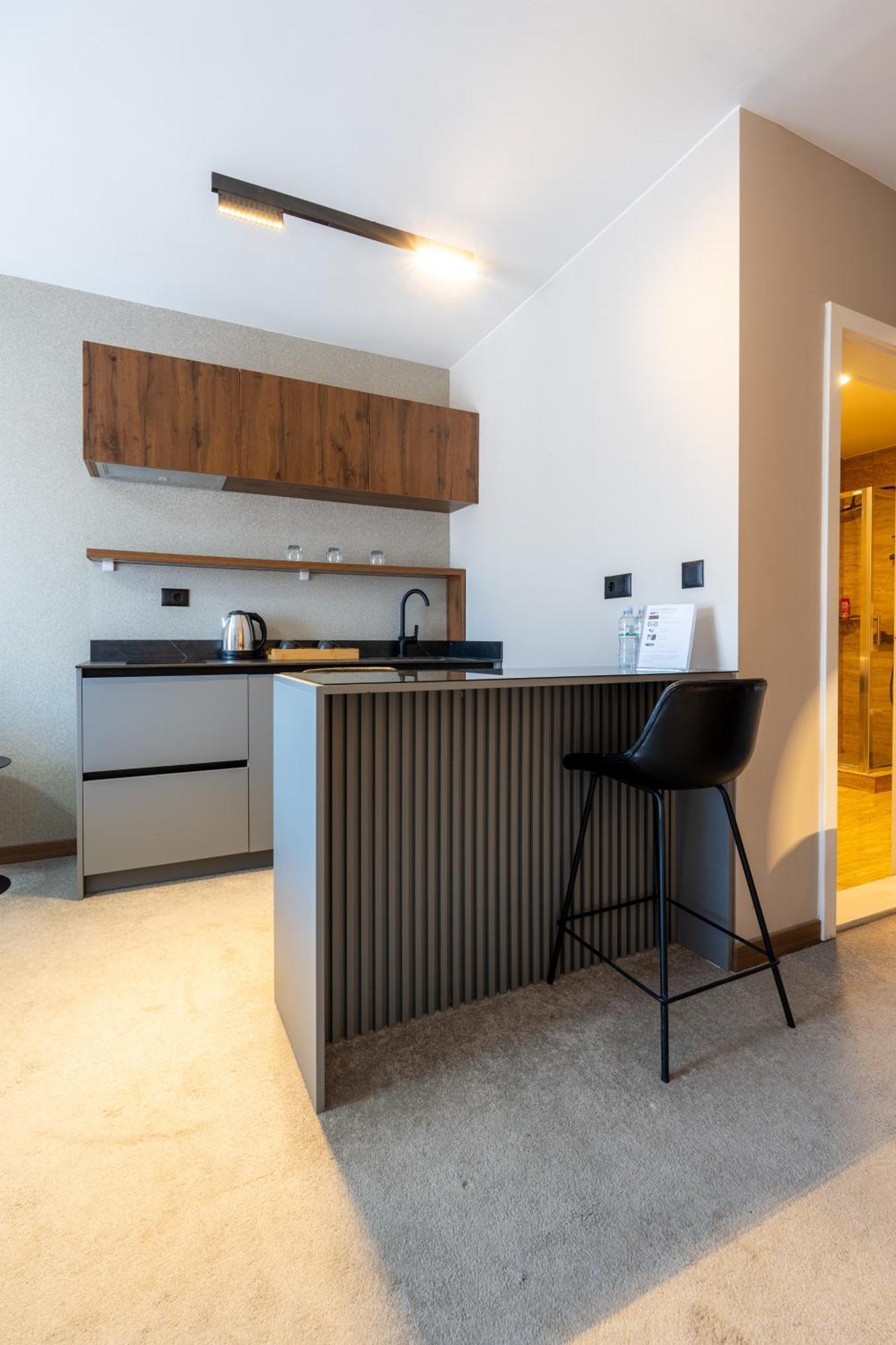 Downtown Apartments Приштина Экстерьер фото