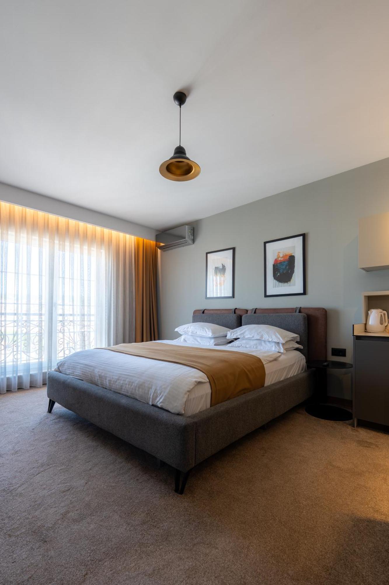 Downtown Apartments Приштина Экстерьер фото