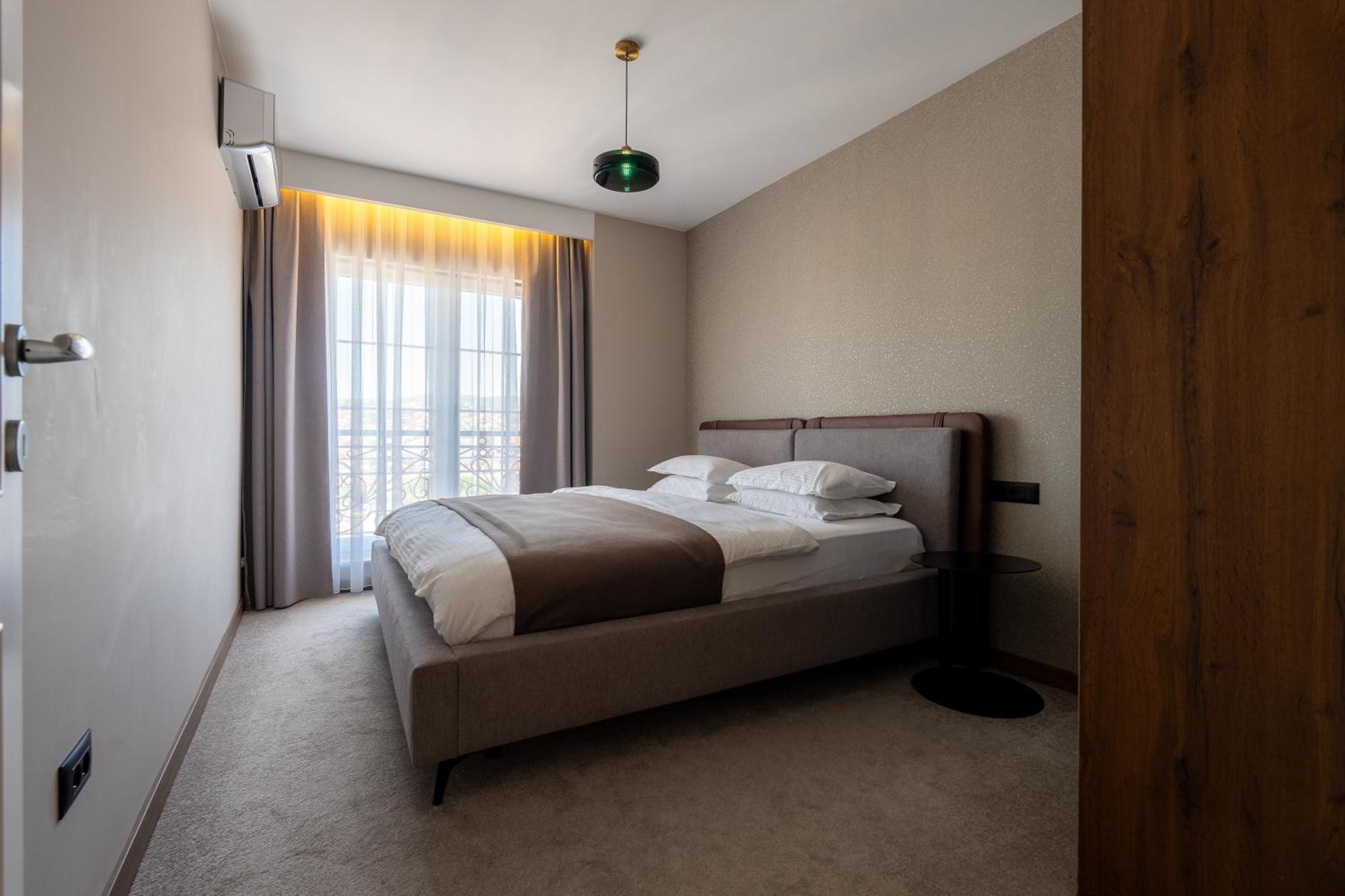 Downtown Apartments Приштина Экстерьер фото
