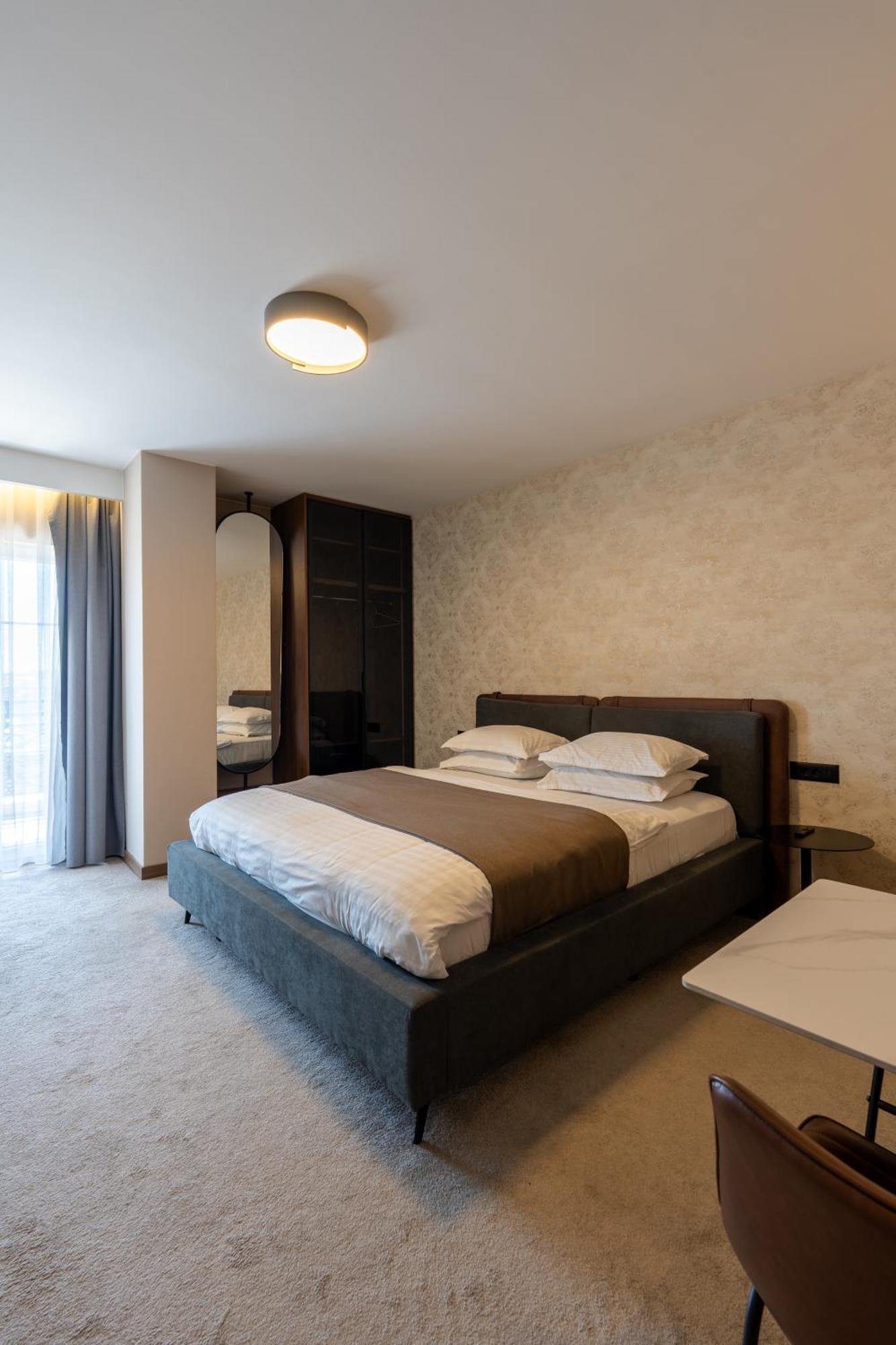Downtown Apartments Приштина Экстерьер фото