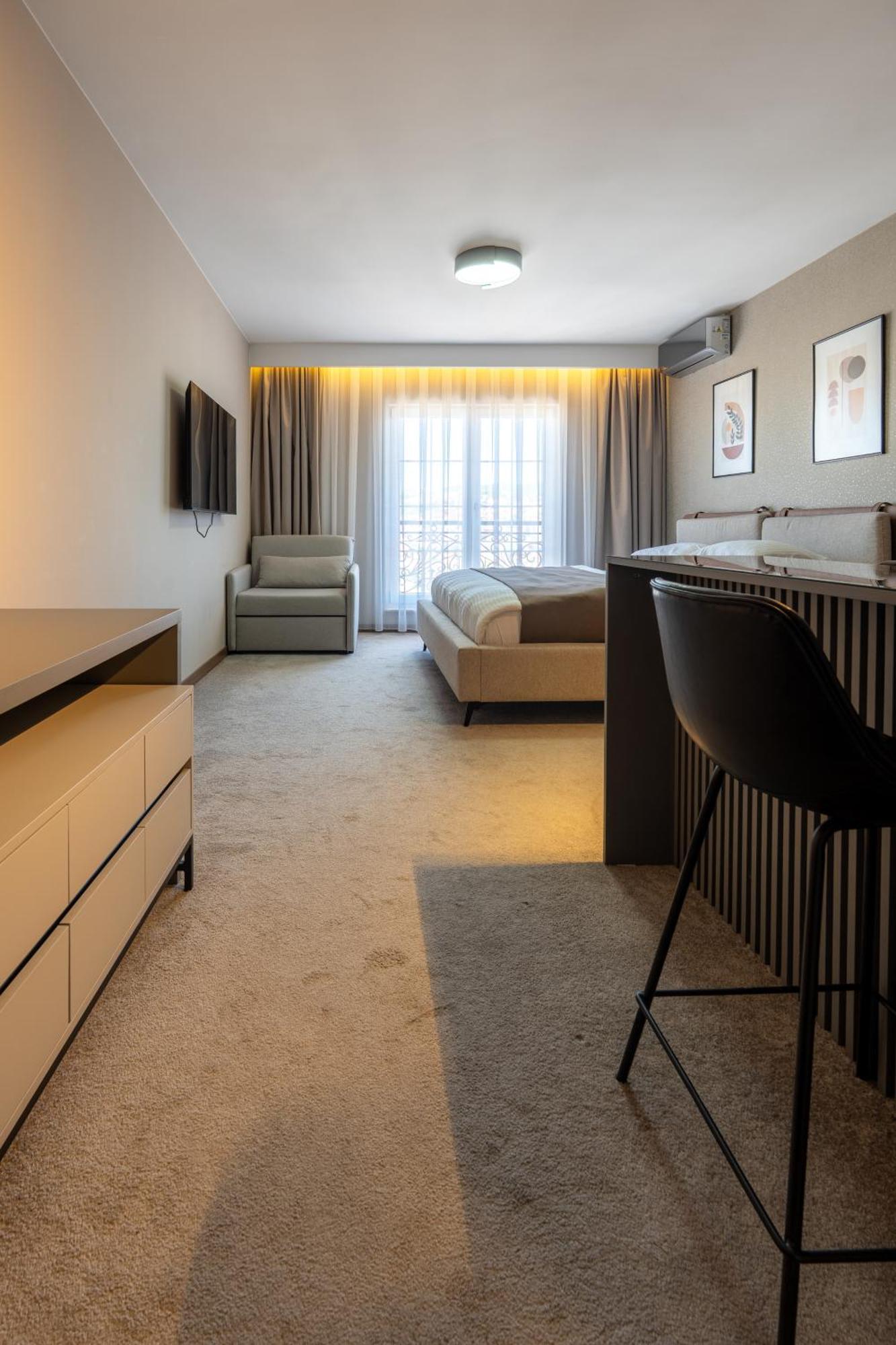 Downtown Apartments Приштина Экстерьер фото