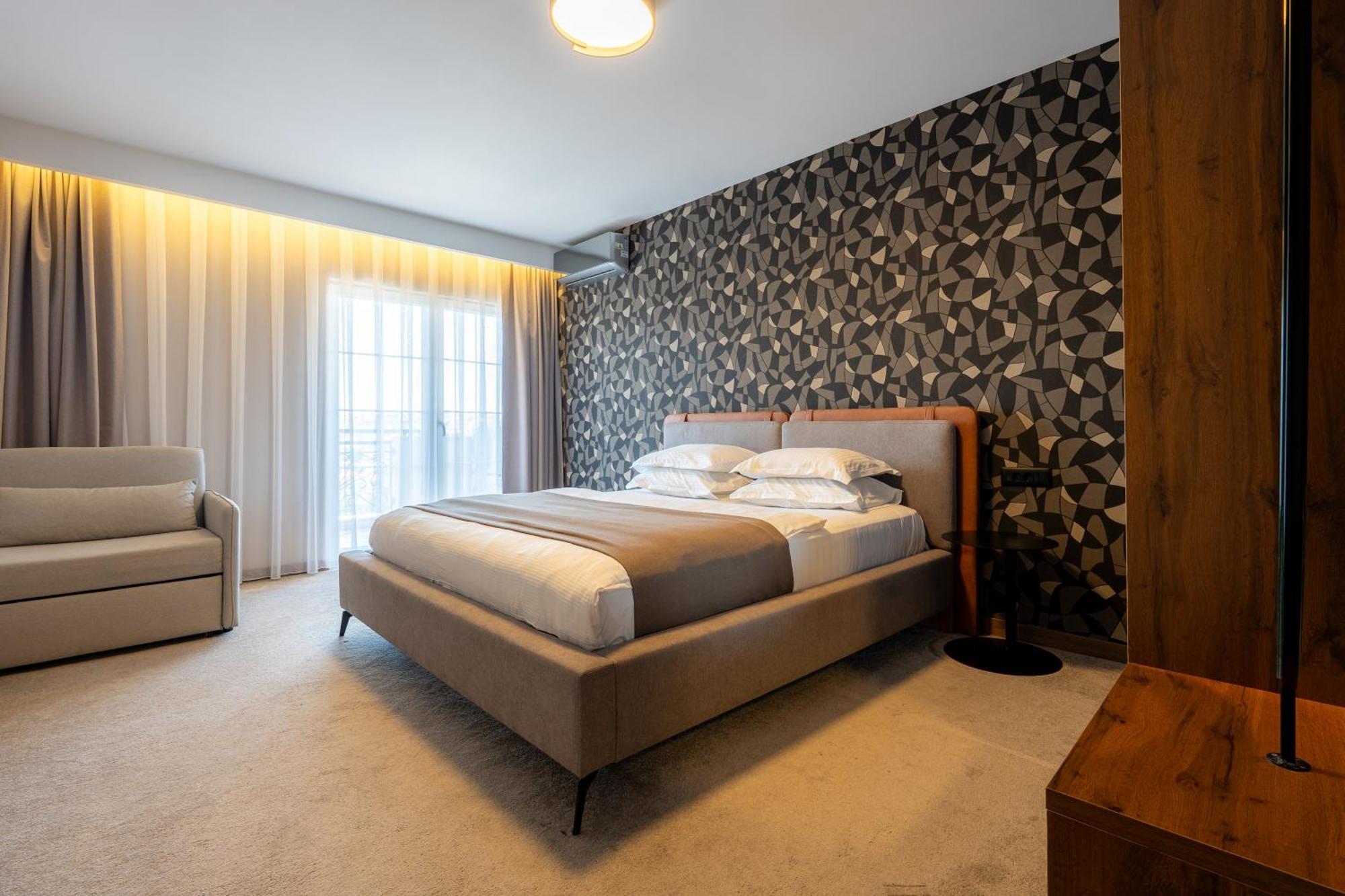 Downtown Apartments Приштина Экстерьер фото